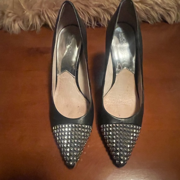 MICHAEL KORS Black leather metal studs cap-toe with 4” metal heel. - Picture 3 of 7